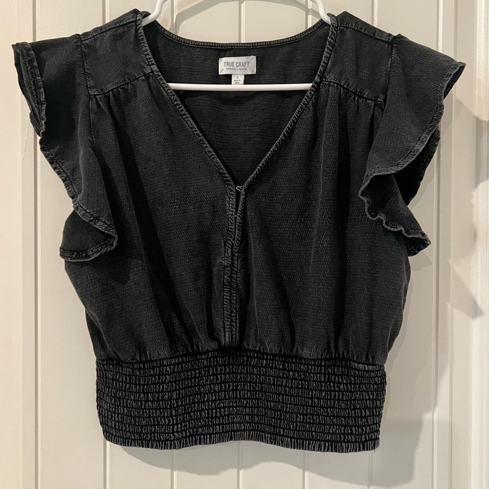 True Craft Charcoal Ruffle Sleeve Crop Top